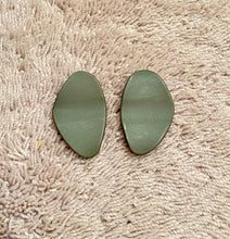 Load image into Gallery viewer, Fold Earrings