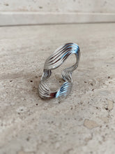 Load image into Gallery viewer, Abstract Ring Silver