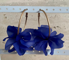 Load image into Gallery viewer, Pool Earrings