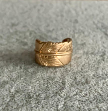Load image into Gallery viewer, Leaf Ring