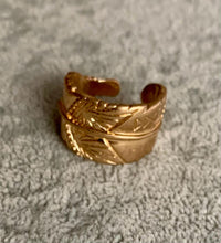 Load image into Gallery viewer, Leaf Ring