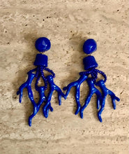 Load image into Gallery viewer, Coral Earrings