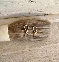 Load image into Gallery viewer, Knot Earrings