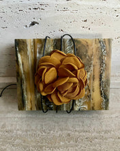 Load image into Gallery viewer, Fleur Choker