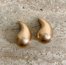 Load image into Gallery viewer, Drops Earrings