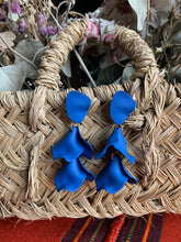 Load image into Gallery viewer, Short Cascade Earrings