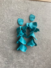 Load image into Gallery viewer, Cascade Earrings Azul